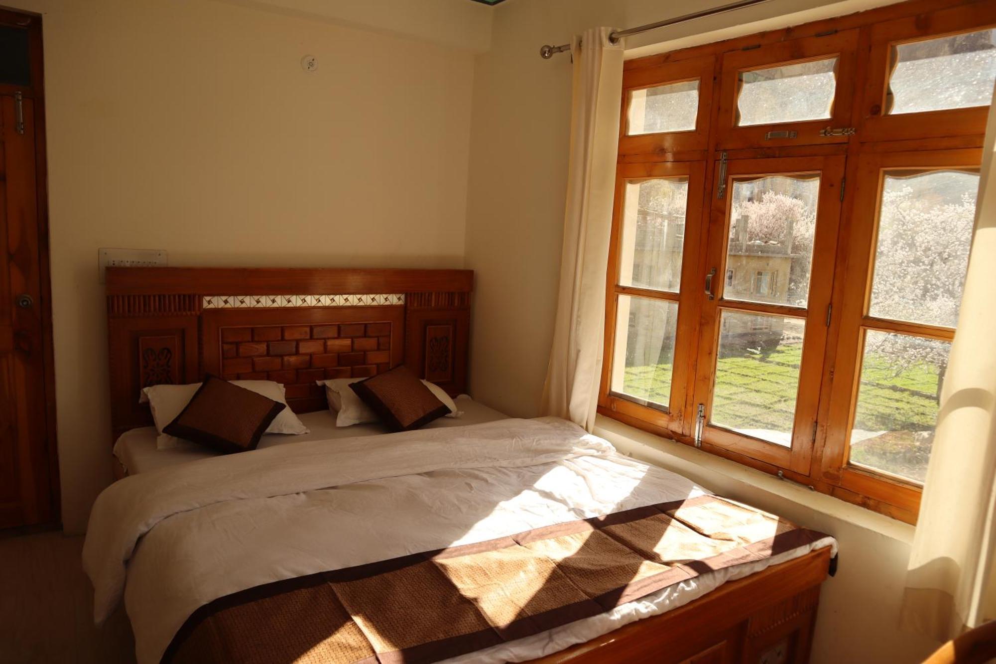 Hotel Duktuk Turtok Bagian luar foto