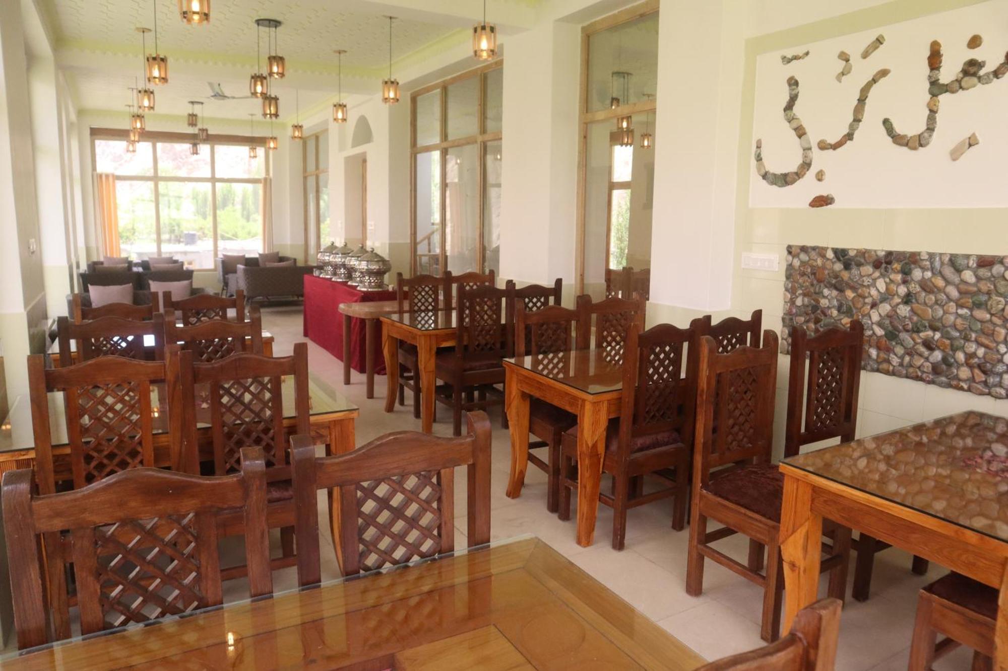 Hotel Duktuk Turtok Bagian luar foto
