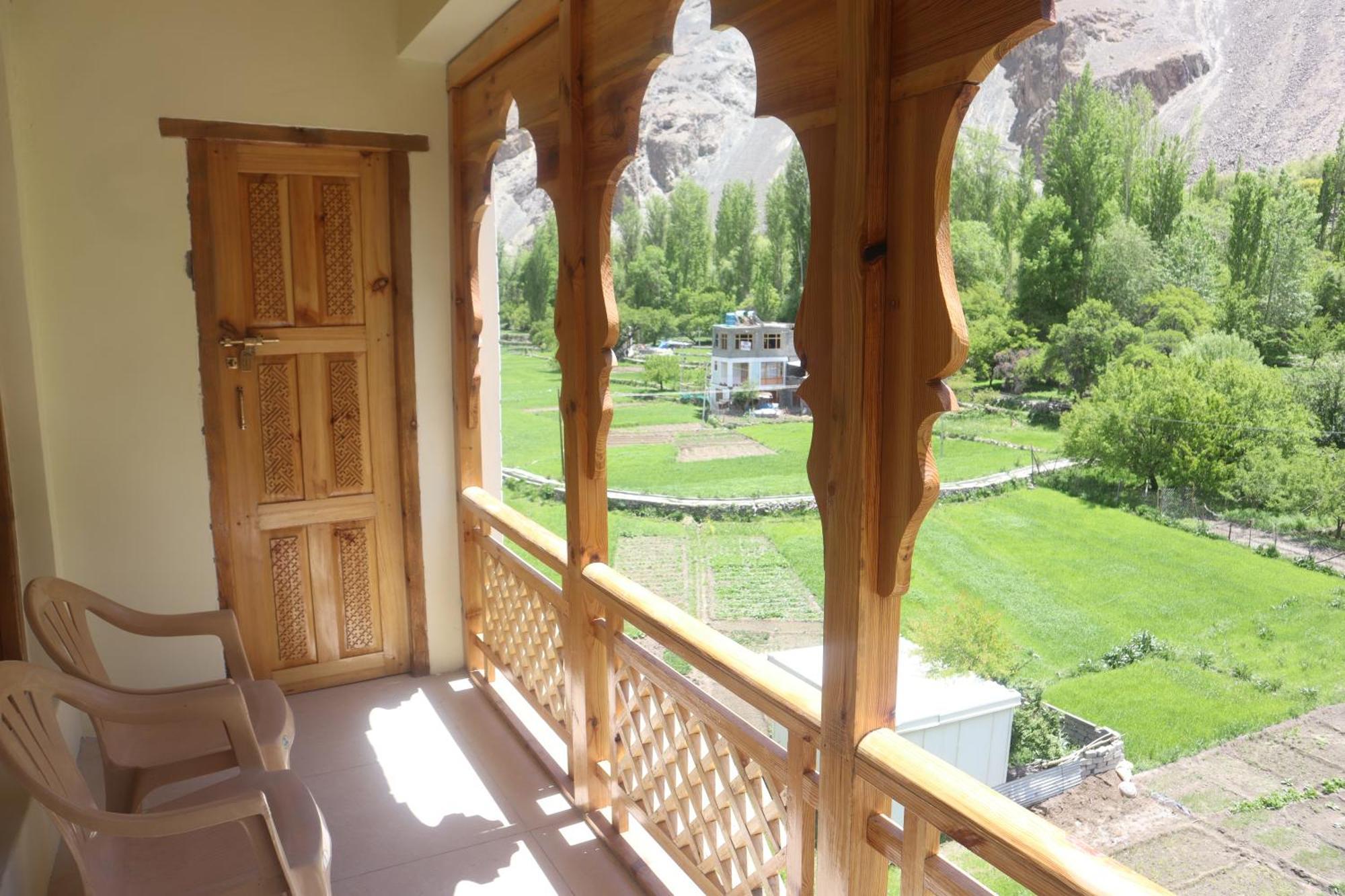 Hotel Duktuk Turtok Bagian luar foto